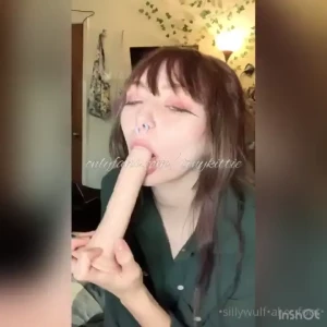 Dildo deepthroating let me know if i did good and if i should do it
