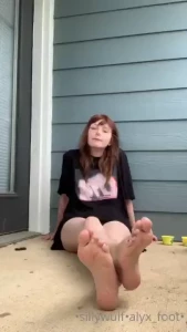 A video i made on the back porch all natural and no makeup pls vote if