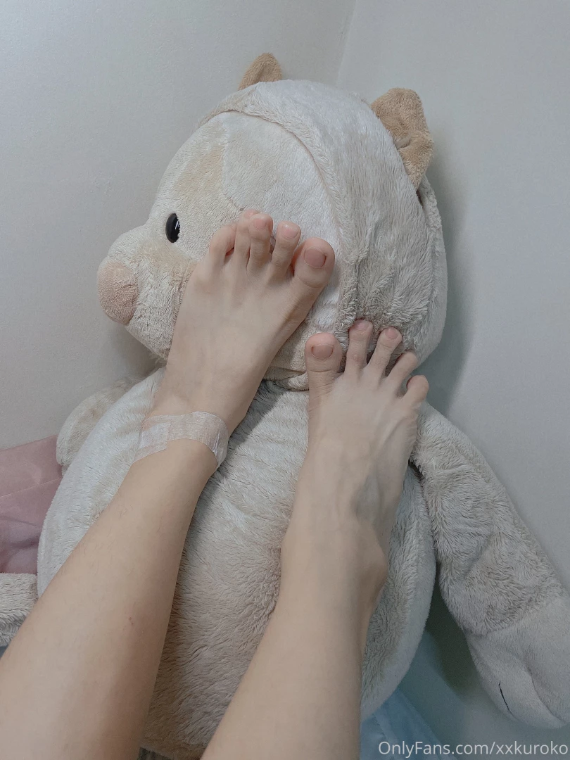 I m sorry for the injury of my feet 