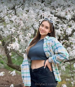 Fresh college cutie leya_le wants to show daddy how wet she is this part 202