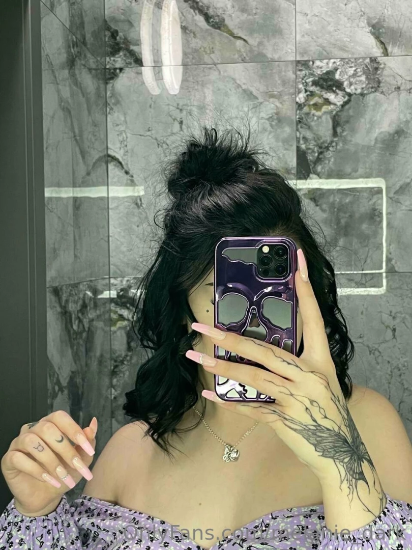 My body is a canvas on which a symphony of shapes and proportions 