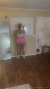 The world s widest hips plus loud burps