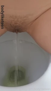 504090629895106560 - Can i do it on your cock for pee fans i need your support babe bigger 