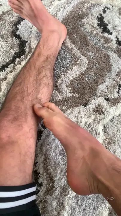 I reallllly need a fooot massage ugh my legs are so sore 