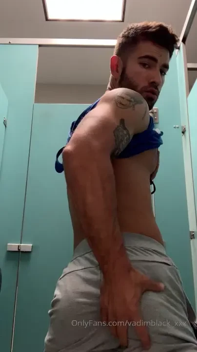Gym bathroom showing gainz who wants it 