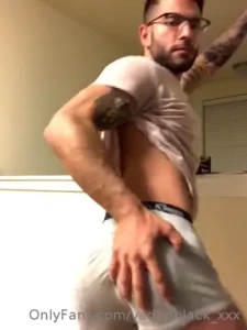 I m so horny tell me u want me to be your man