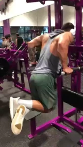 Tricep workout with the booty in the air