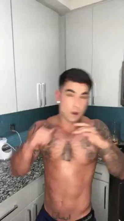 Wanna box me naked 