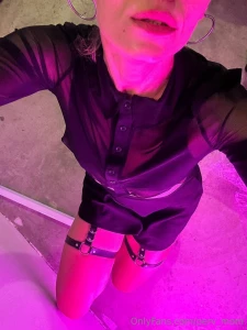 Black and pink look really good together to me especially if i m in