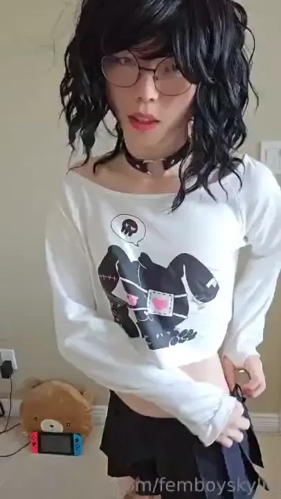 Ily guys 3 ty so much for you support happy femboy friday owo 