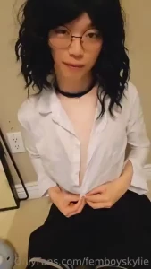Help me unbutton i clearly suck at it lt