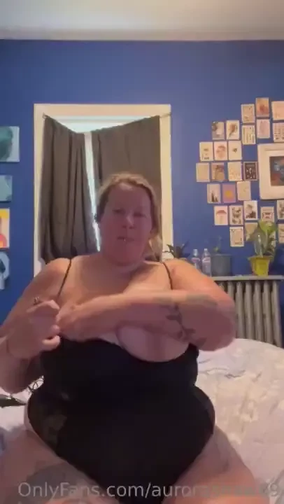 Stoner bbw just having some fun 