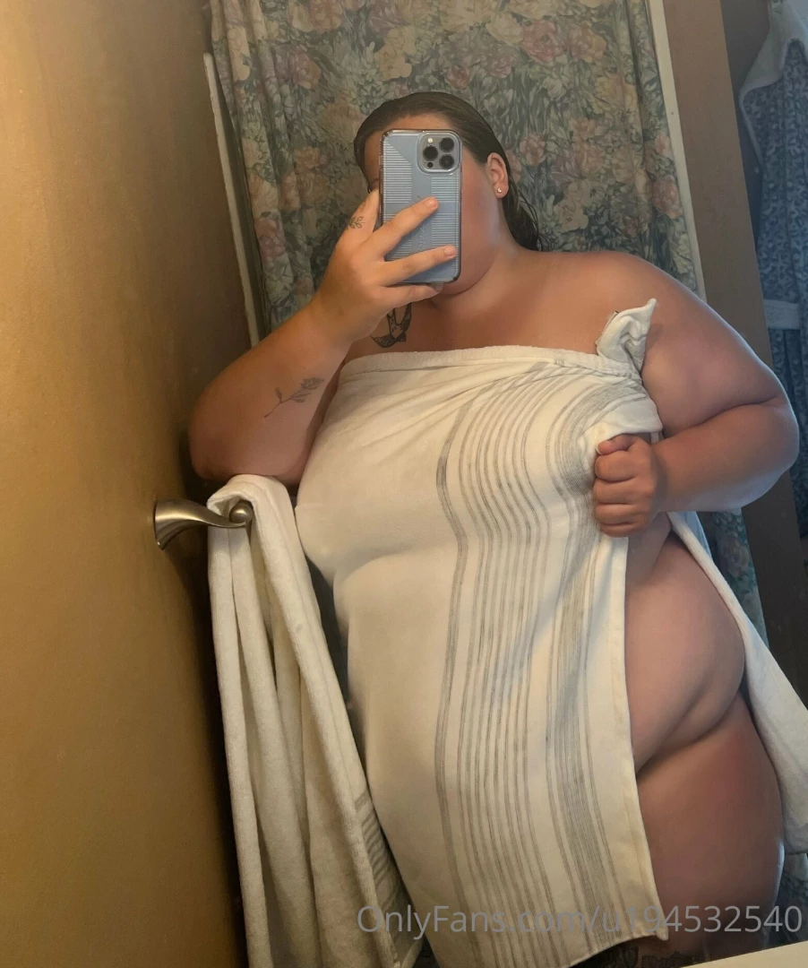 I think i need a bigger towel thick 