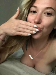 Sending everyone who loves me an air kiss from a soft and warm bed