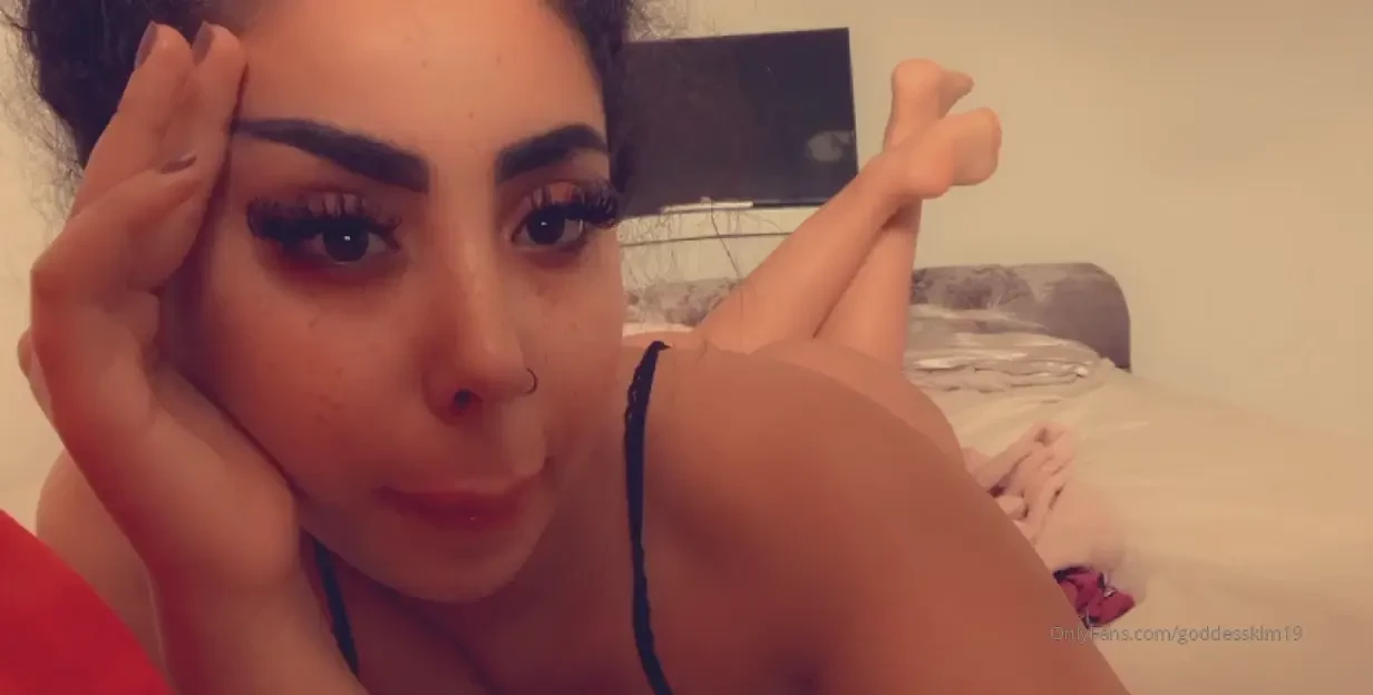 This one for u losers with spit and foot fetishes 