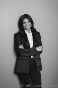 Kind of into the b amp w vibe here