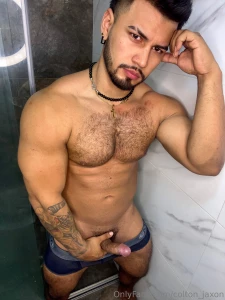 Kiss me now go dm babe