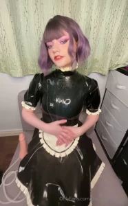 thecutestkittycat1 - Completely covering my face and latex dress in cum for you master 