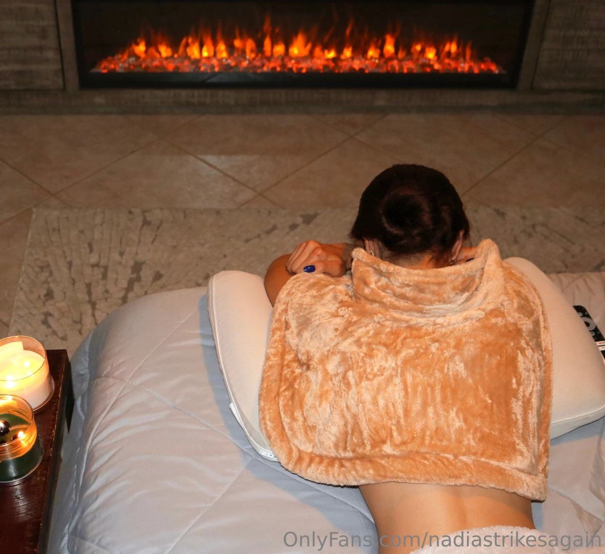 Happy dayy finishing off the night with a massage and some heat on my 