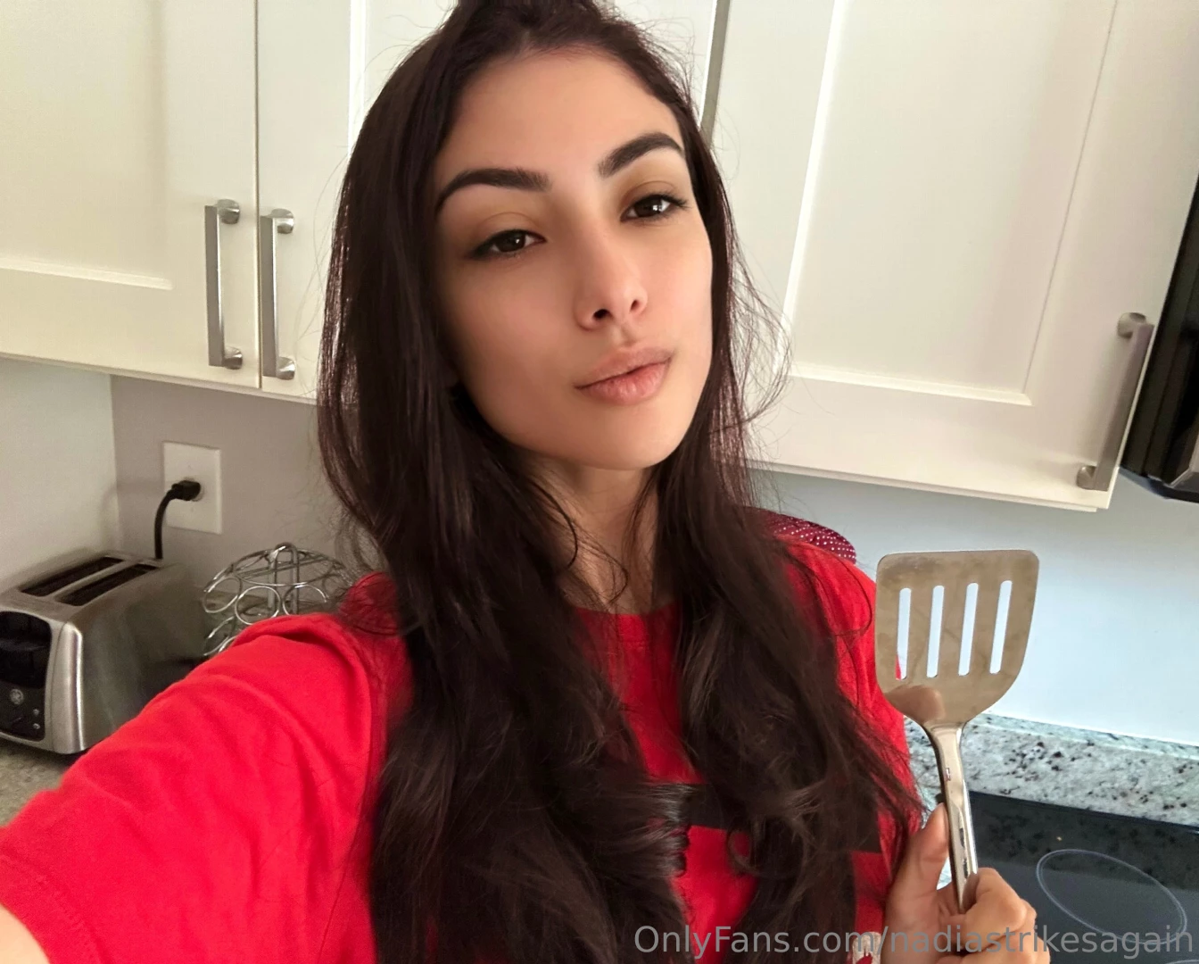 Snapping some selfies before cooking my early dinner today swipe to part 3 