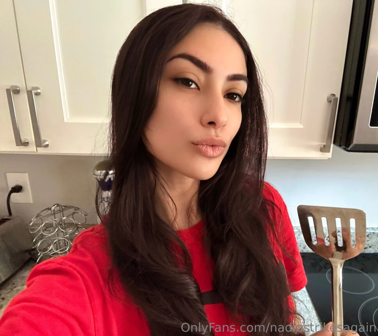 Snapping some selfies before cooking my early dinner today swipe to part 4 