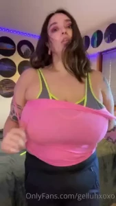 Getting undressed from my tops that i need to keep them contained