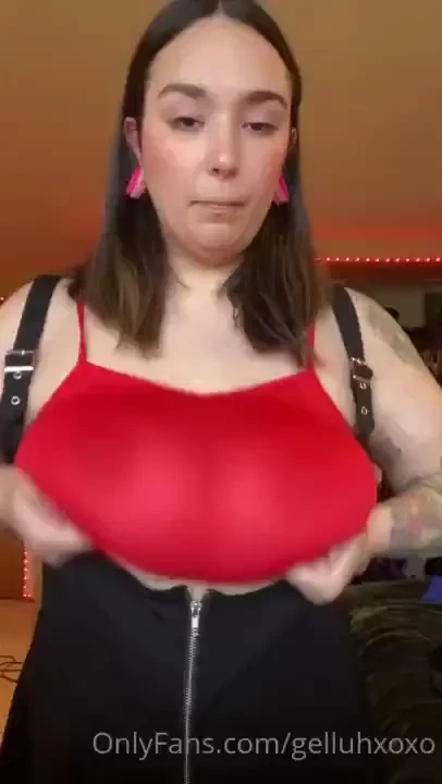 Who wants some custom videos from me dm your fantasy and i ll tell you 