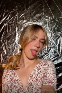 She pretty_ruby has the pinkest pussy on of be a good daddy and check part 56