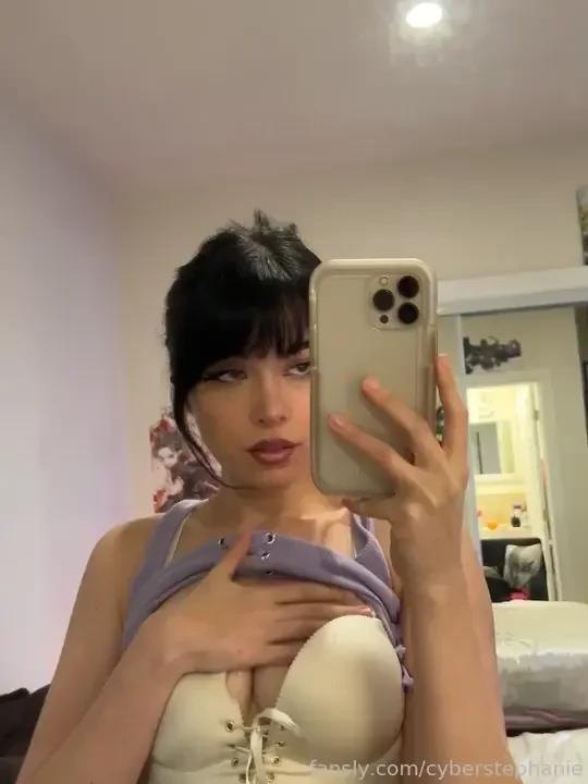 1 message from your anime gf hey babe do you like my outfit i think i 