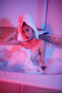 I m still sooooo horny i need a huge cock if your big enough send me