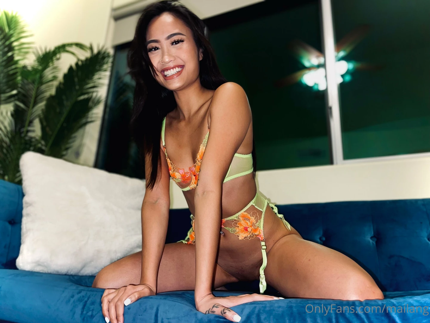 I m online dm me to sext 