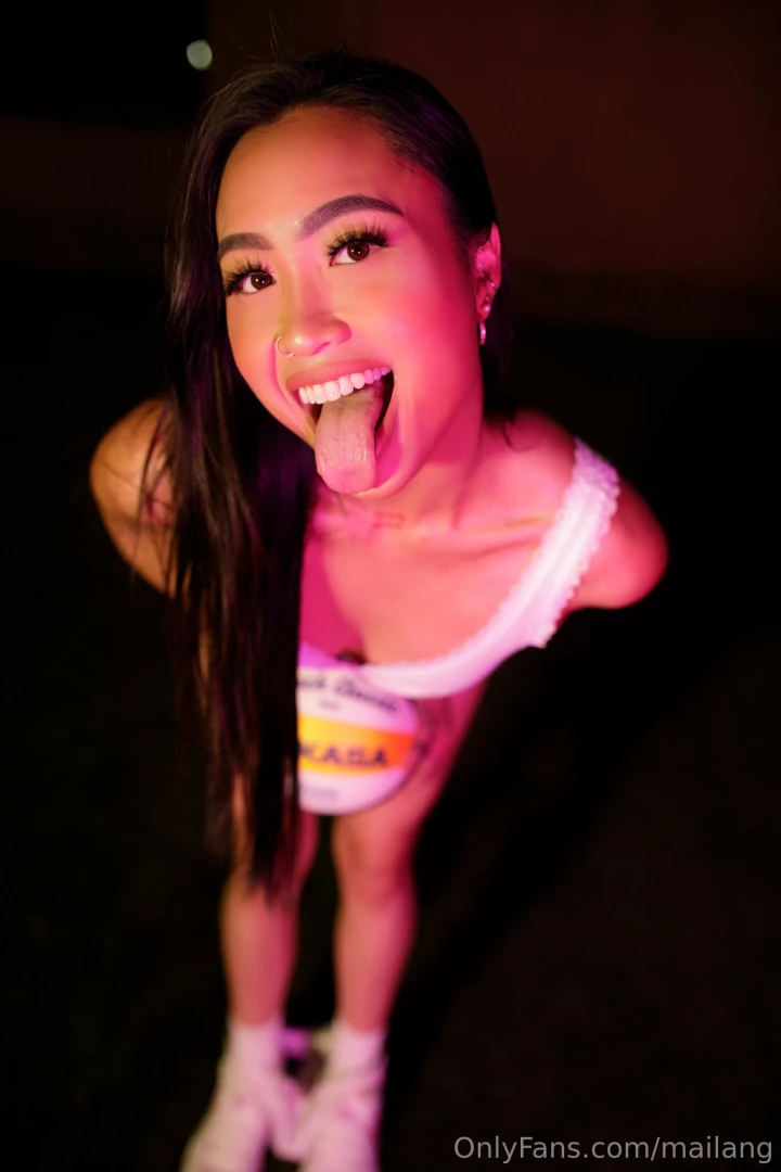 Slap that massive cock on my tongue and shove it down my throat daddy 