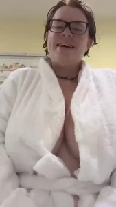 I ve had a nice hot shower just wanted to say hi before i get cosy in