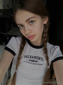 Stop scrolling enya18y o she s only 18yo and she already wants to see part 27