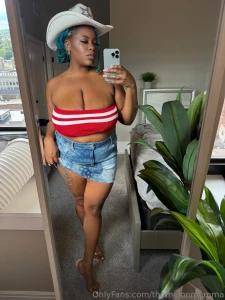 Do i look better with clothes on or naked