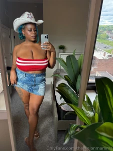 Punishing you with thighs and stretch marks