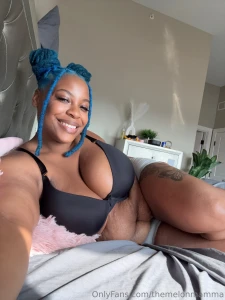 Looking for men who love to cuddle all day