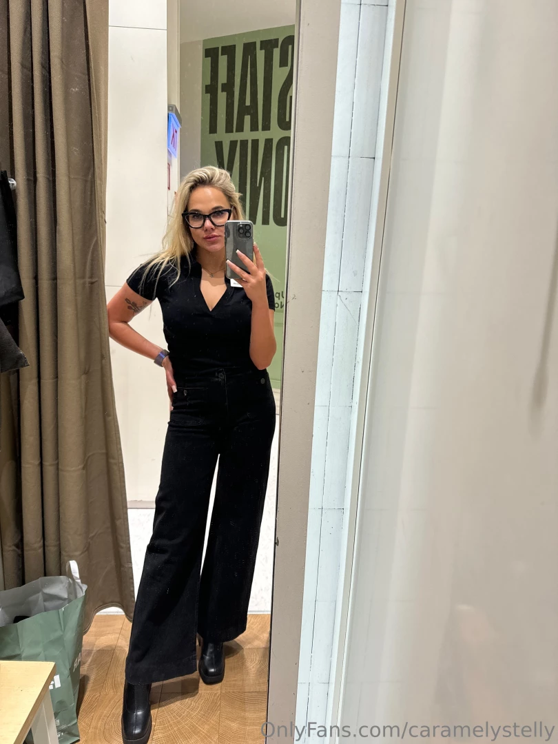 Do you like watching a girl in the fitting room 