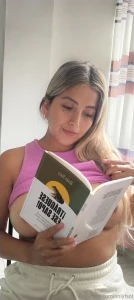 Brains amp curves i m available right now for sexting custom content