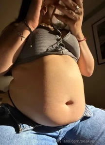 Ummm yeah this is officially the biggest i ve seen my belly