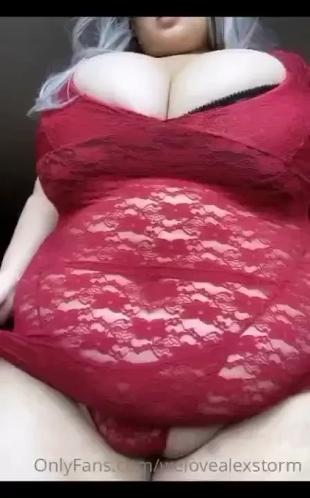 Full video in this tight crimson lace set have a beautiful night 