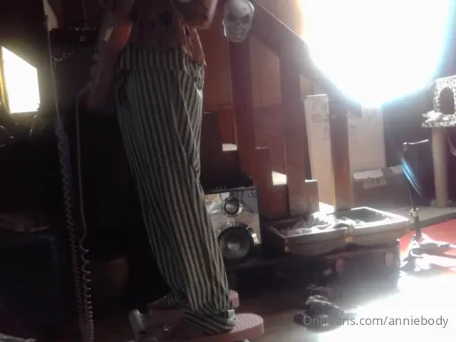 Tuning pinkie up for a little jam out with some exercise too - oh and part 1 