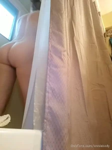 anniebody - Annieintheshower spycam caught waterplesures joi cleandirtygirl wam 