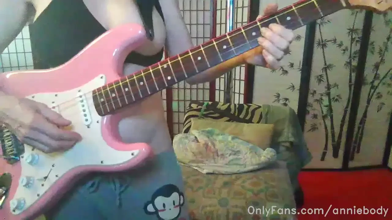 Stream started at 09 14 2021 04 24 pm annie body s what the fuck ever 
