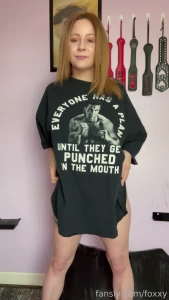 378727936250880000 - Tiny gal in a big ol shirt redhead mommy hairypussy curvy ass 