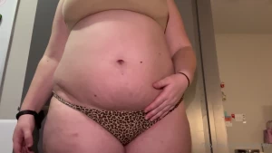 poptartbelly1 - Poor cheerleader has been hurt for 6 months and it s definitely taken 