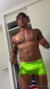 Me encanta hacer deporte y a ti