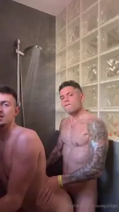 Que buena follada me di en la ducha que rico mm quiero mas 