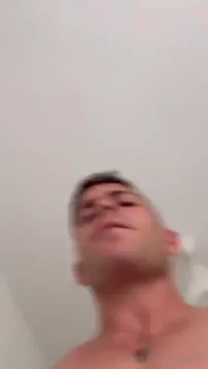 Que buena follada a este chico dale me gusta si quieres el video 
