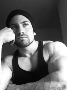 Do you like stunningly handsome cocky alpha muscle studs then look no